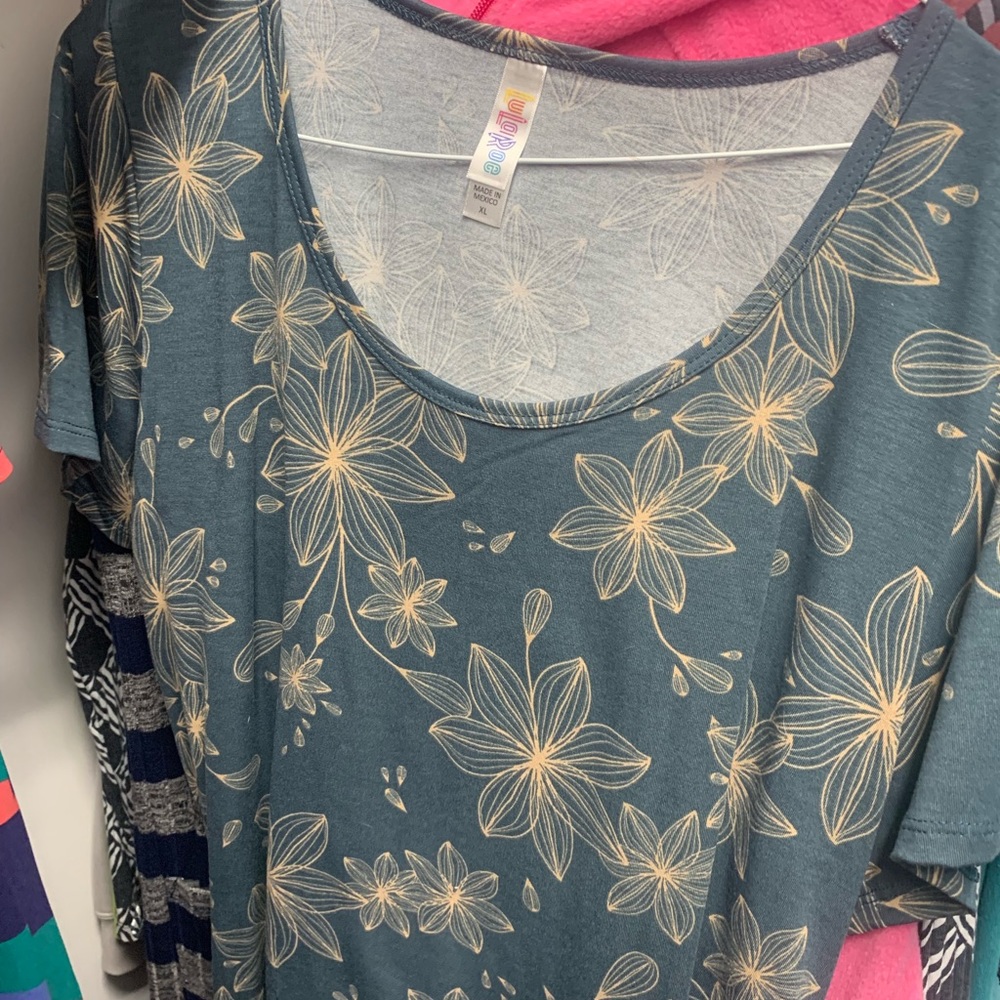 Lularoe - Picture 8 of 8